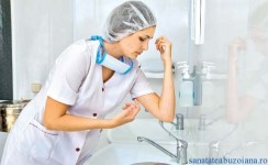 O.M.S. le cere medicilor sa se spele mai des pe maini