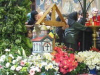 Mormântul de flori al Părintelui Iustin