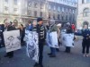 Chipuri ale suferintei expuse intr-un mars al tacerii pentru o sansa la viata