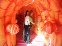 Un „colon gigant” instalat in centrul Capitalei, atrage atentia asupra bolilor intestinale
