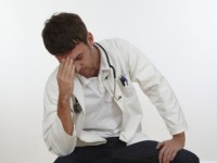 Medicii si asistentii medicali au dintre cele mai stresante profesii
