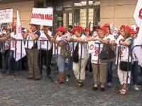 Sindicalistii din Sanatate au suspendat protestele de strada
