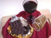 Ciocolata si vinul rosu, eficiente in prevenirea glaucomului