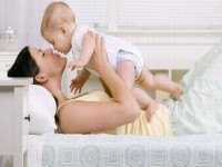 Durata minima a concediului de maternitate s-ar putea prelungi la  20 de saptamani