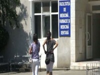 ADMITERE MEDICINA: Au inceput inscrierile la Facultatea de Medicina din Arad