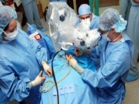 Chirurgii din Targu Mures i-au replantat mana dreapta unui pacient mutilat la locul de munca