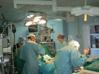 Chirurgii plasticieni isi disociaza imaginea de cea a vedetelor „siliconate”