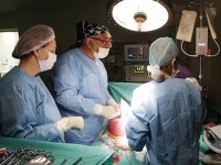 Operatie in utero, efectuata in premiera europeana de medici romani