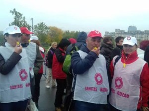 Sindicalistii Sanitas din Buzau protesteaza
