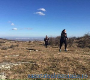 Iubitorii de miscare in aer liber iau cu asalt dealul Istrita