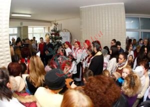 Mos Crăciun a ajuns la copiii internați la SJU Buzău