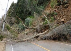 Consiliul Județean Buzău alocă fonduri pentru repararea drumurilor afectate de alunecările de teren