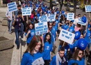 Marș pentru conștientizarea problemelor legate de autism