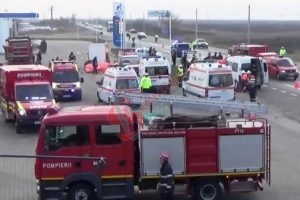 Patru morţi şi 30 de răniţi în accidente rutiere cu ambulanţe
