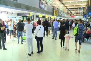 Stare de alertă pe aeroportul Otopeni, din cauza unui pasager suspect de febră tifoidă