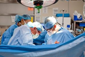 Se caută soluții pentru „resuscitarea”activității de transplant