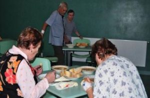 Guvernul a „rezolvat” problema hranei bolnavilor de la Tichilești