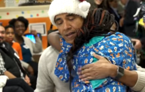 Barack Obama, Moș Crăciun pentru copiii unui spital din Washington