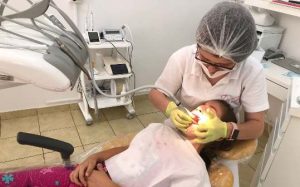 Românii încep să meargă la dentist
