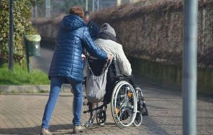 Indemnizațiile persoanelor cu dizabilități se plătesc în continuare de la Ministerul Muncii