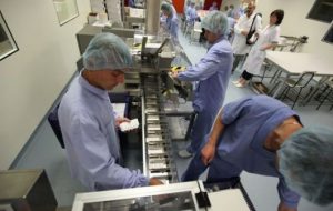 Producătorii de medicamente generice îl „trag de mânecă” pe ministrul Sănătății