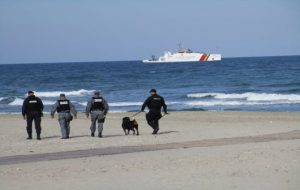 Avertismentul medicilor despre pericolele ascunse în cocaina eșuată pe plajele Mării Negre