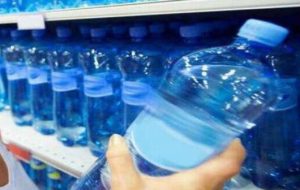 Primul raport al OMS referitor la poluarea cu plastic a apei potabile