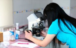 Vaccinarea personalizată, soluția propusă de cercetătorii de la OncoGen, împotriva coronavirusului din China