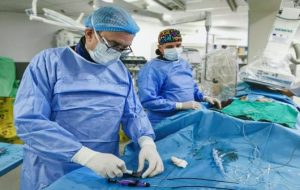 45 de cazuri de stenoză aortică, rezolvate minim invaziv la Spitalul Universitar