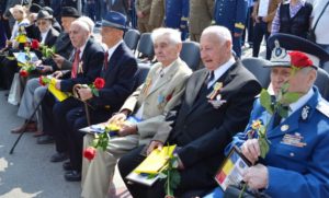 123 de veterani și văduve de război buzoieni au primit ajutoare de la Casa de Pensii