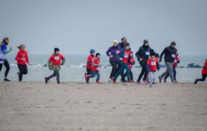 Competiție de alergare pe plajă, în beneficiul copiilor cu boli grave