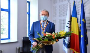 Profesorul Nicolae Hâncu, omagiat cu Medalia de Onoare a UMF Cluj