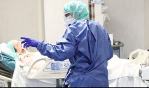România a depășit și pragul de 4.000 de cazuri de Covid-19 în 24 de ore. Record de pacienți infectați și la ATI