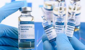 Distribuitorii de medicamente își oferă sprijinul în campania de vaccinare împotriva Covid-19
