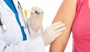 Vaccinarea HPV poate salva de cancer de col uterin mii de vieți