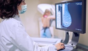 Știi și câștigi sănătate: Importanța mamografiilor