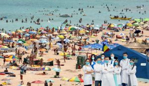 „Asumă-ți să fii sănătos!” – Campanie de consultații gratuite organizată de UMF „Carol Davila” pe litoral