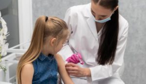 Ministerul Sănătății: Vaccinarea nu va fi obligatorie în școli!