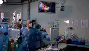 Spitalul Militar Central a realizat primele două proceduri chirurgicale de implant de valvă aortică Sutureless