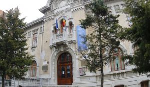Reabilitarea Bibliotecii Județene „V. Voiculescu” va costa cu 47% mai mult decât s-a estimat inițial
