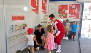 Caravana Akademia Kinderland învață copiii să mânânce sănătos