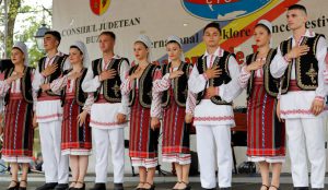 Festivalul Internațional de Folclor „Plaiurile Mioriței” cheamă buzoienii din nou la distracție