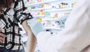 Doar două farmacii din județul Buzău sunt autorizate să vaccineze antigripal