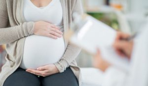 Calculul indemnizaţiei de maternitate s-ar putea modifica