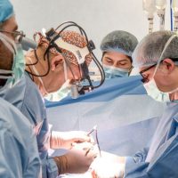 Inimioare operate la Sanador