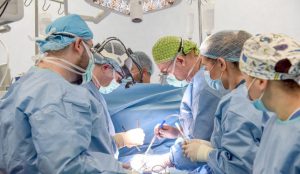 Șapte inimioare au fost salvate într-o misiune umanitară de cardiochirurgie pediatrică la Spitalul Clinic Sanador