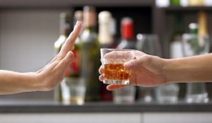 Buzoienii, invitați să-și evalueze riscul consumului personal de alcool