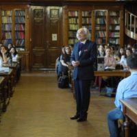 Alături de studenti