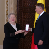 Daniela Bartos, decorată