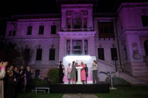 Palatul Cotroceni și alte 24 clădiri simbol din țară, iluminate în roz de Ziua Mondială de Luptă împotriva Cancerului de Sân